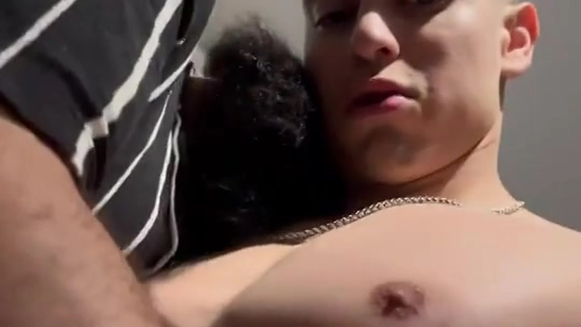Latino hunk Evan Peix evanpeix gets fucked by hot arab sheikh
0