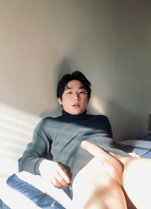 Sensational Captivating  Brandon Kim kijiro_bites onlyfans
0