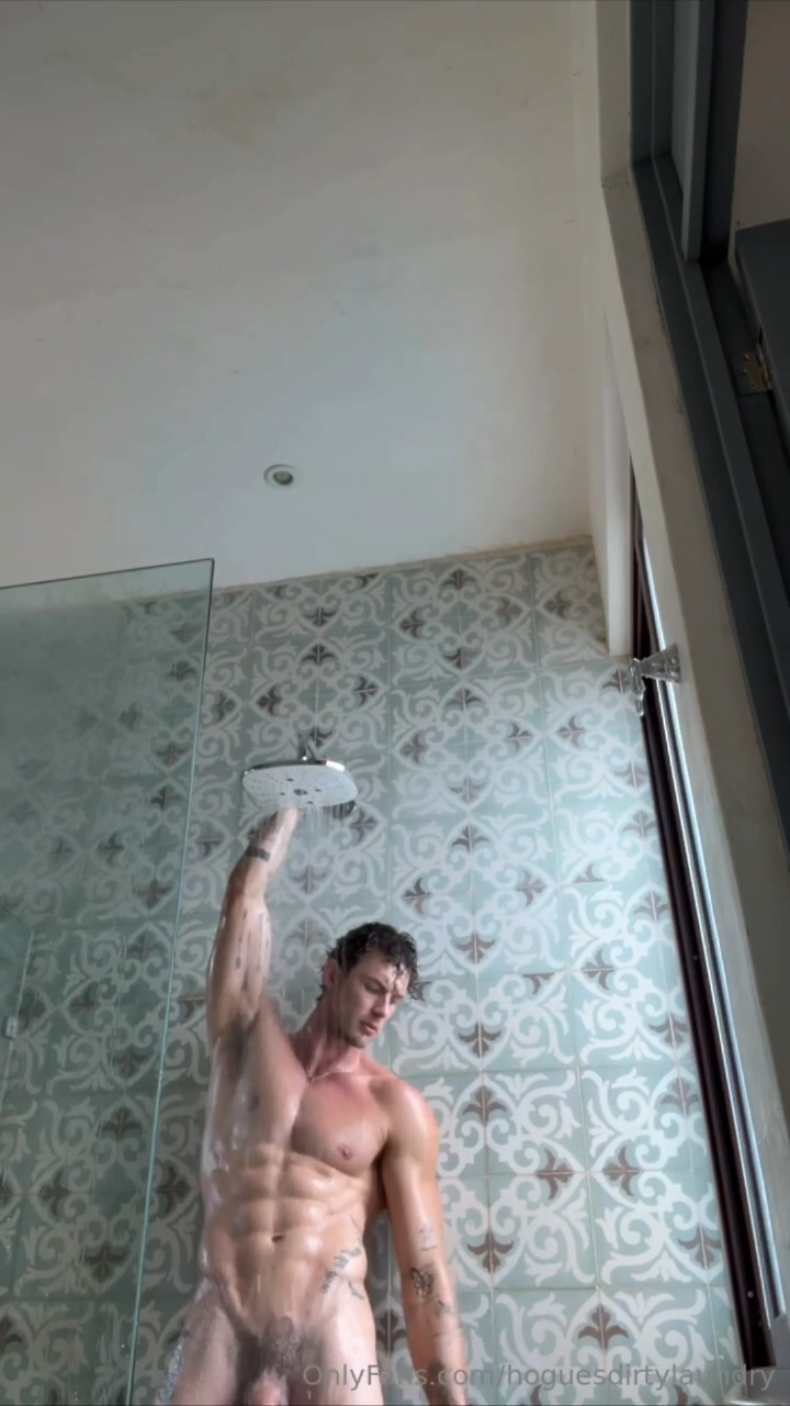 Model Christian Hogue hoguesdirtylaundry full frontal nude cock in the shower
829					 100%