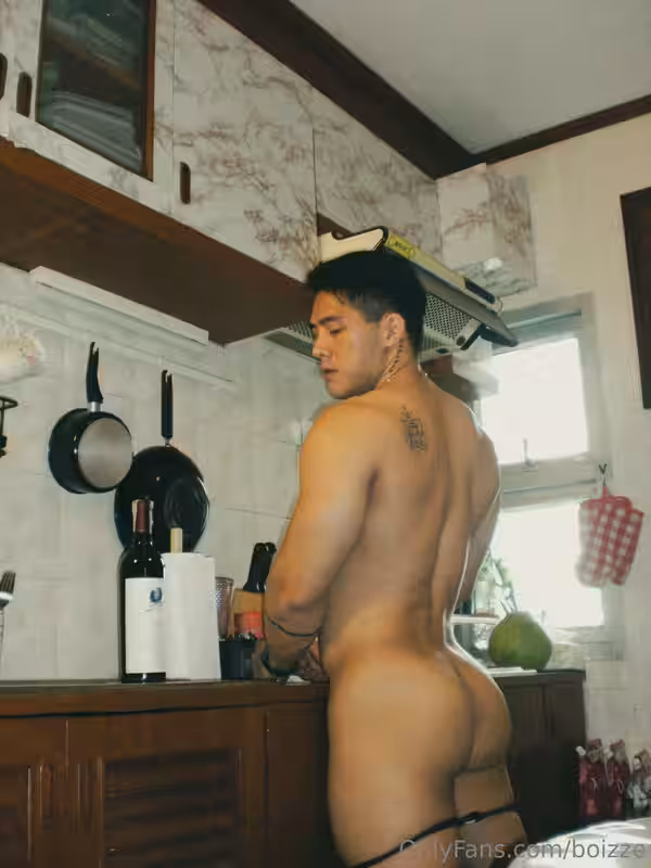 Amicable thai Thaksakon Pomyukol onlyfans nude hunk
0