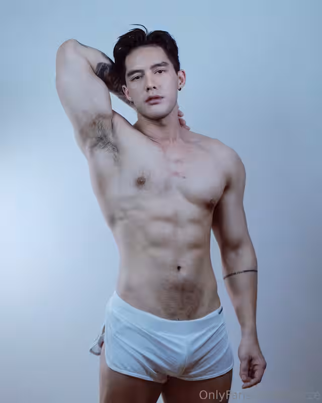 eboy model boizze onlyfans Full Clip
0
