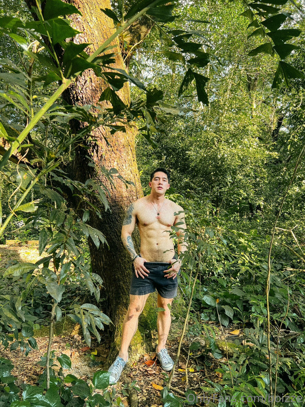 Exposed hunky model Thaksakon Pomyukol leaked onlyfans pic Full Clip
0