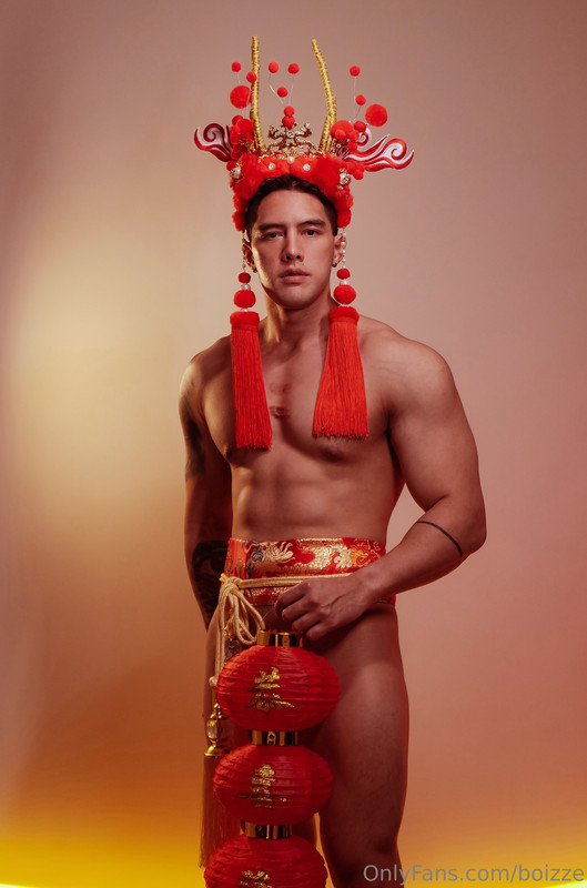 model Thaksakon Pomyukol   Epic
1