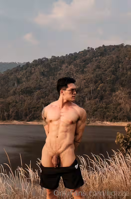 model Thaksakon Pomyukol   Exclusive full vid
1