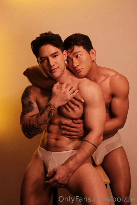Sensational boizze_boiz Thaksakon Pomyukol masturbating
0