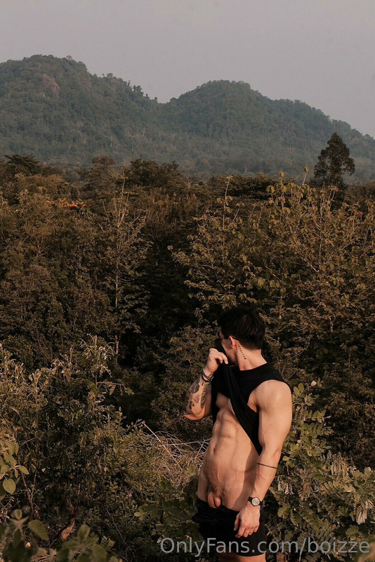 thai boizze nude ass
1