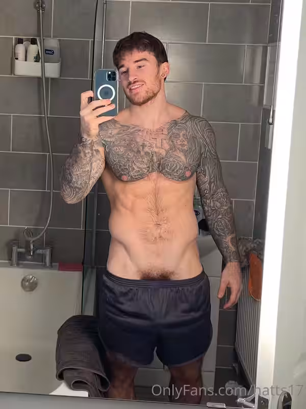 Babe masturbating hattshealth Chris Hatton nudes
0
