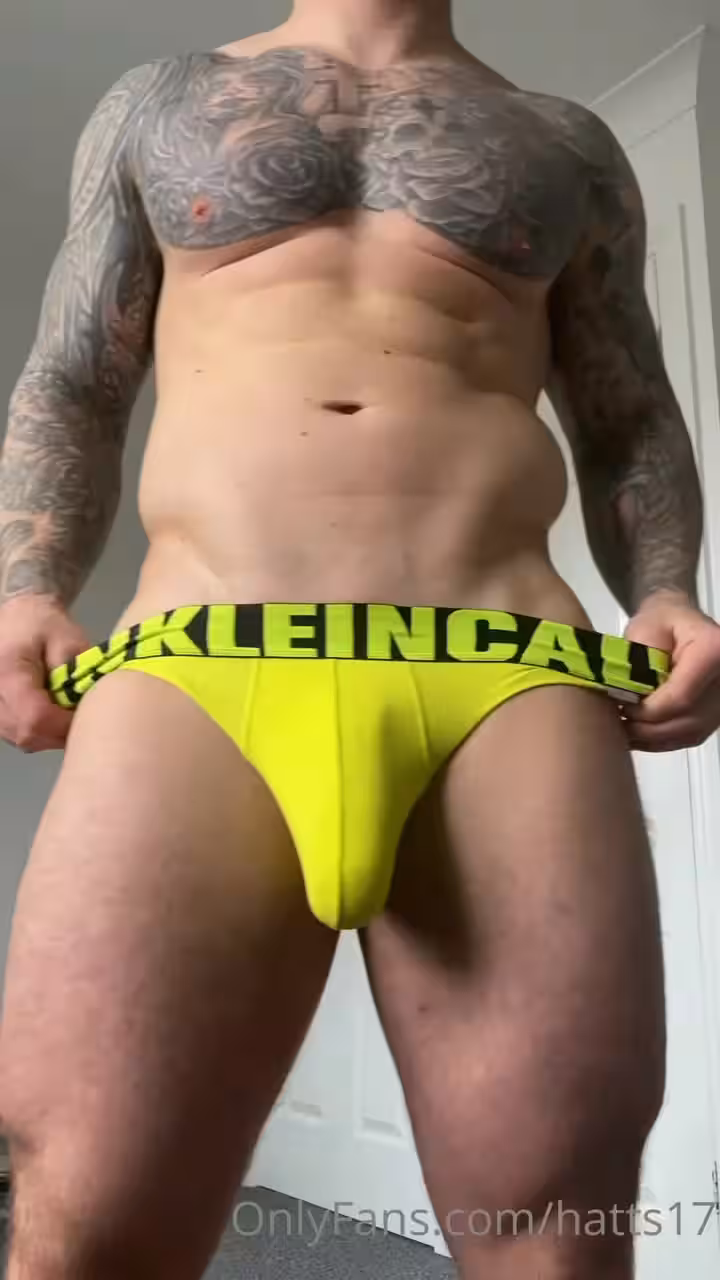 Babe wanking off tattooed Chris Hatton nude porn leak
0