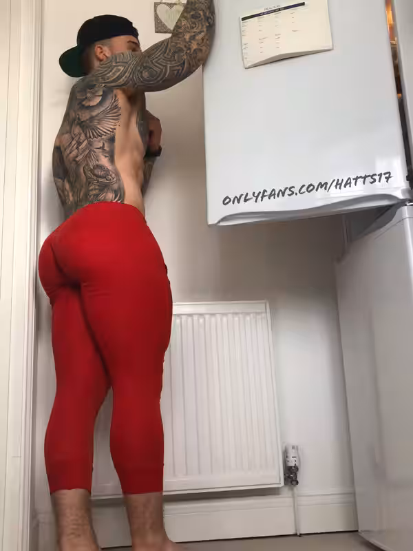 bitch personal trainer Chris Hatton fuck Vid Exposed
0
