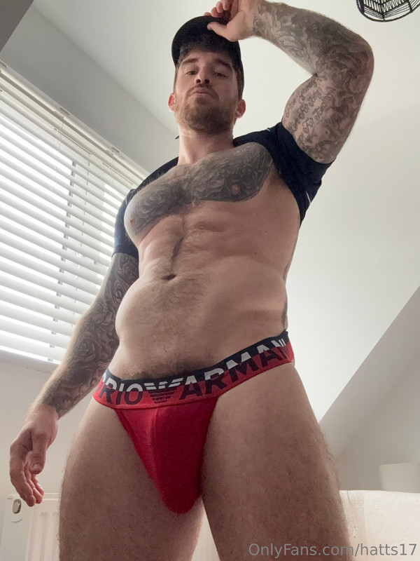 Considerate personal trainer Chris Hatton   Exclusive full video Exposed
0