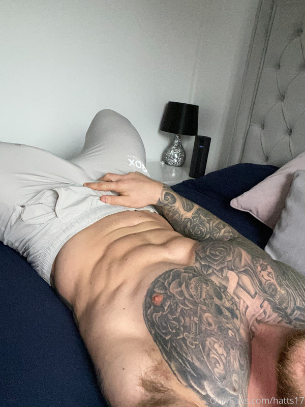 eboy wanking off hattshealth Chris Hatton
0