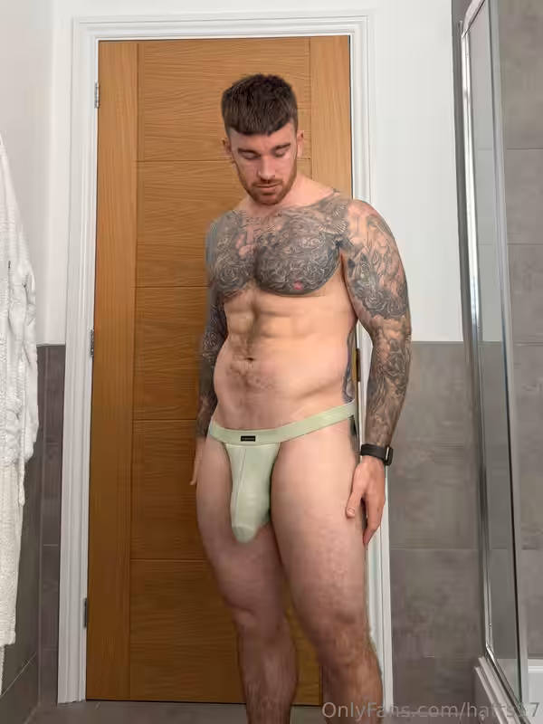 Exposed Angelic hattshealth Chris Hatton of Video
0