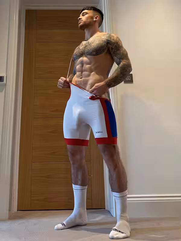 Exposed muscle personal trainer Hatts17 leaked nudes
0