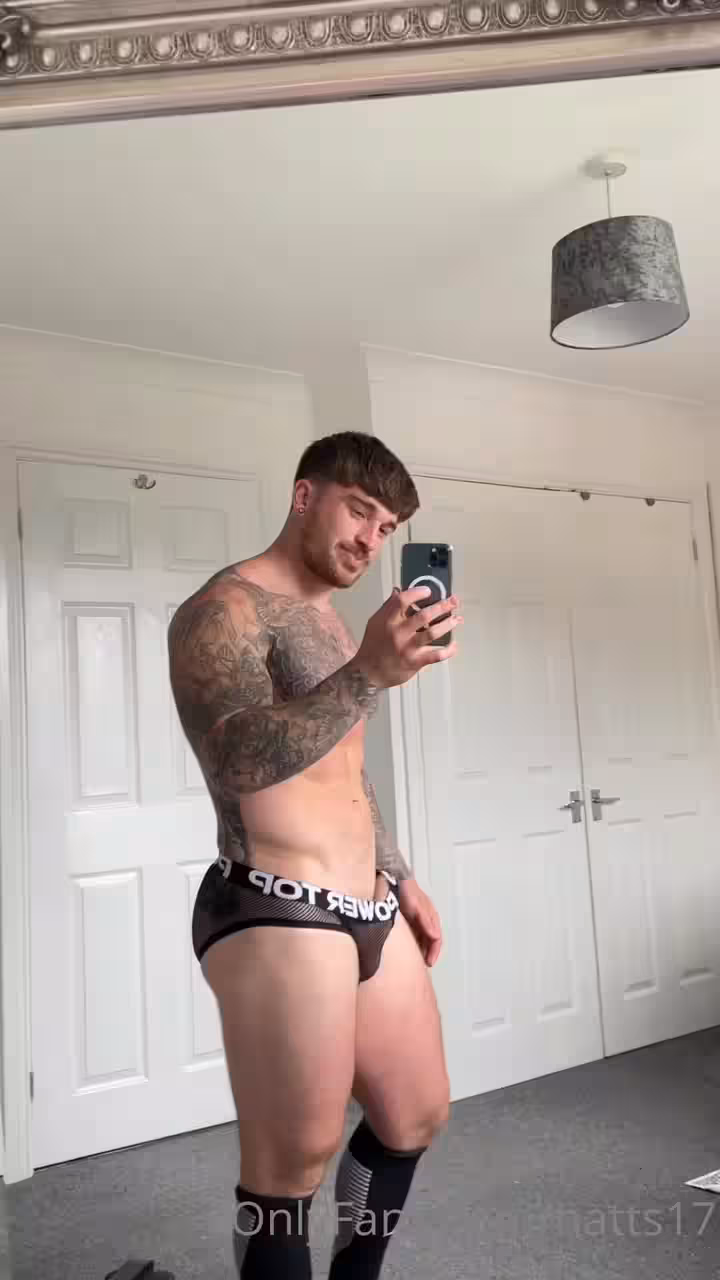 hairy Chris Hatton onlyfans
0