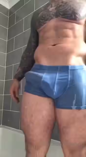 hairy Chris Hatton ripped cams
1
