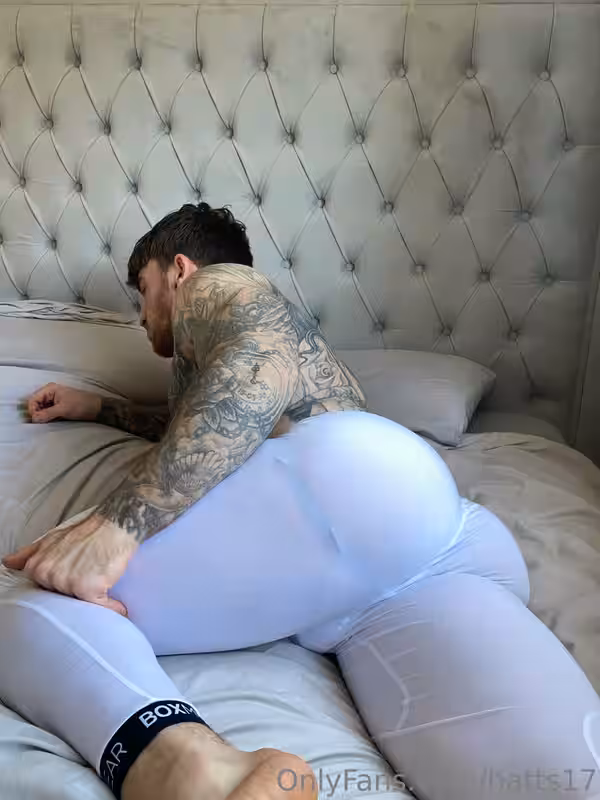 muscular hattshealth Chris Hatton onlyfans nude pics
0