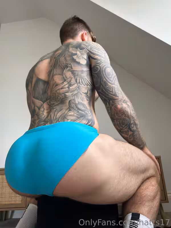 personal trainer Chris Hatton jock
0