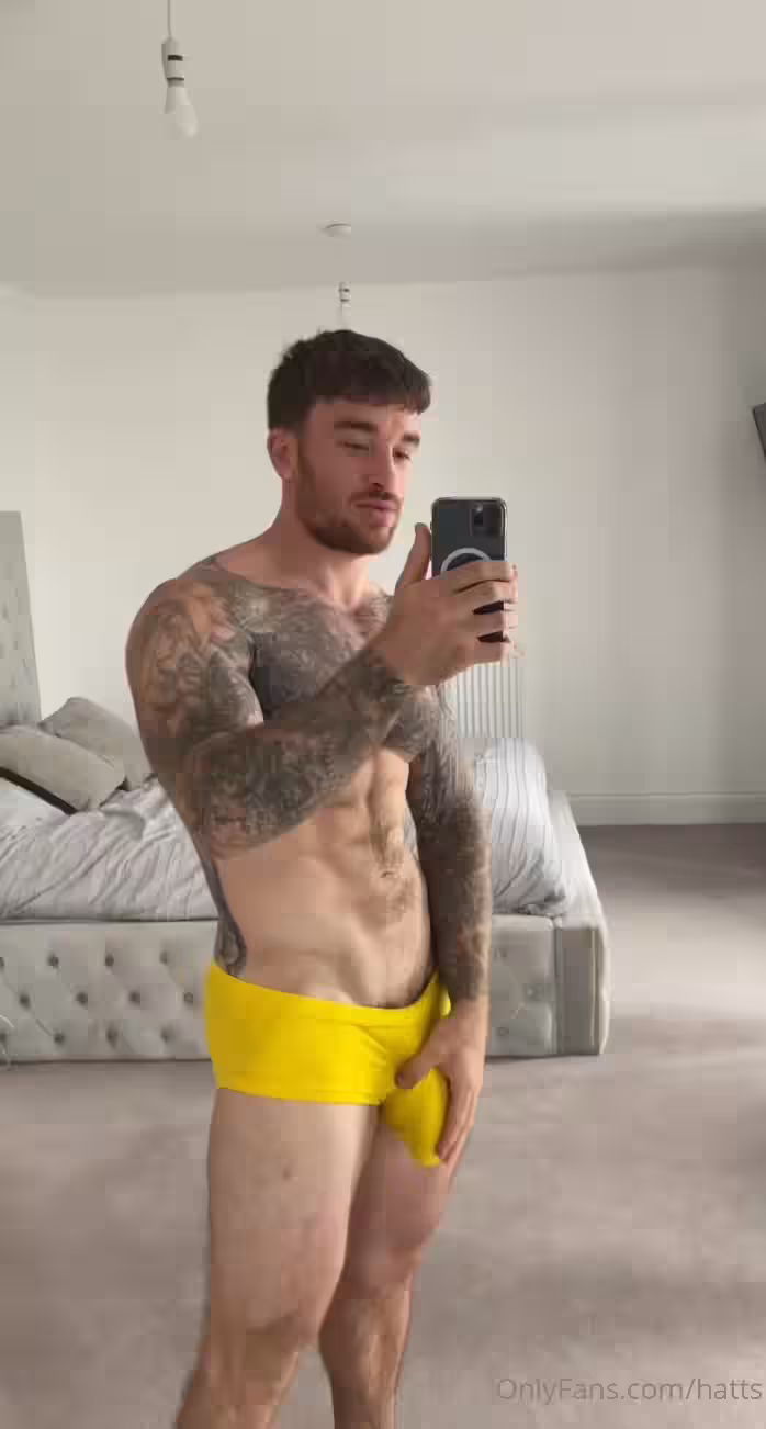 personal trainer Chris Hatton leak
0