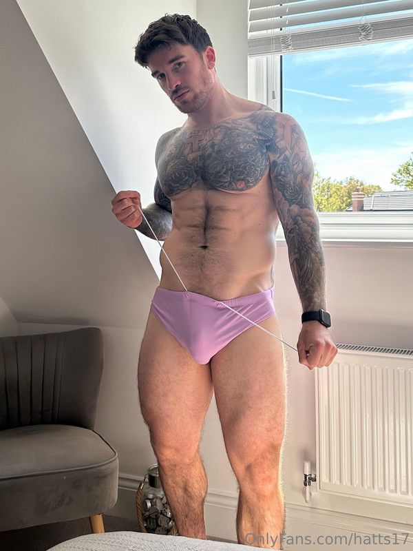 personal trainer Chris Hatton nude Video
0