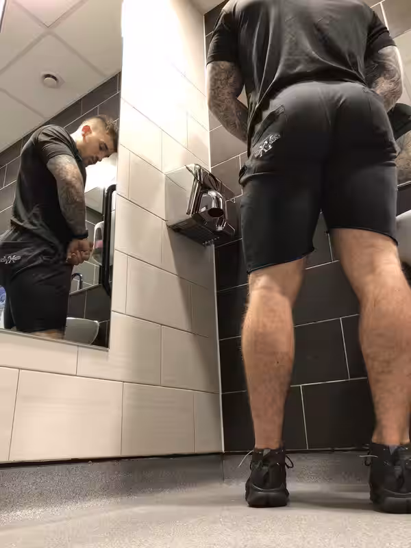 personal trainer Chris Hatton only fans Epic
0