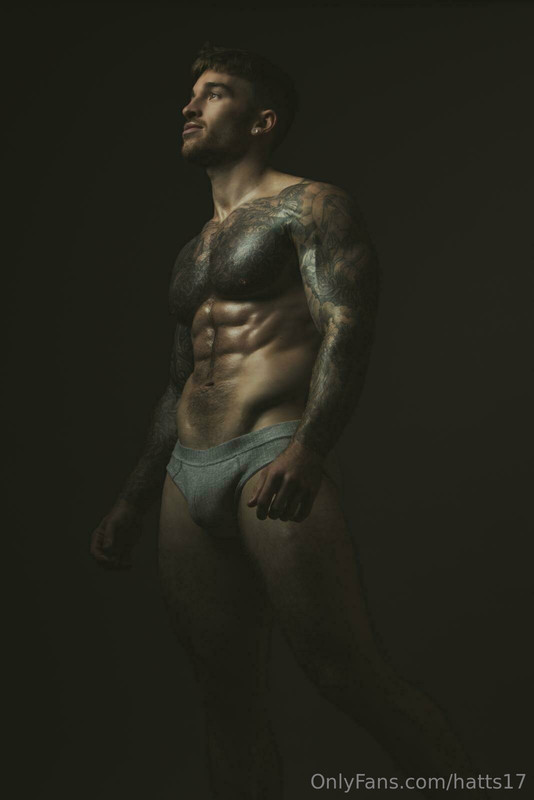 personal trainer Chris Hatton onlyfans nudes
0