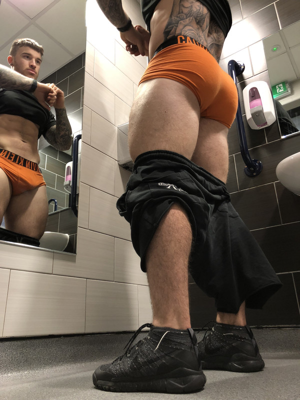 personal trainer Chris Hatton pecs special video
0