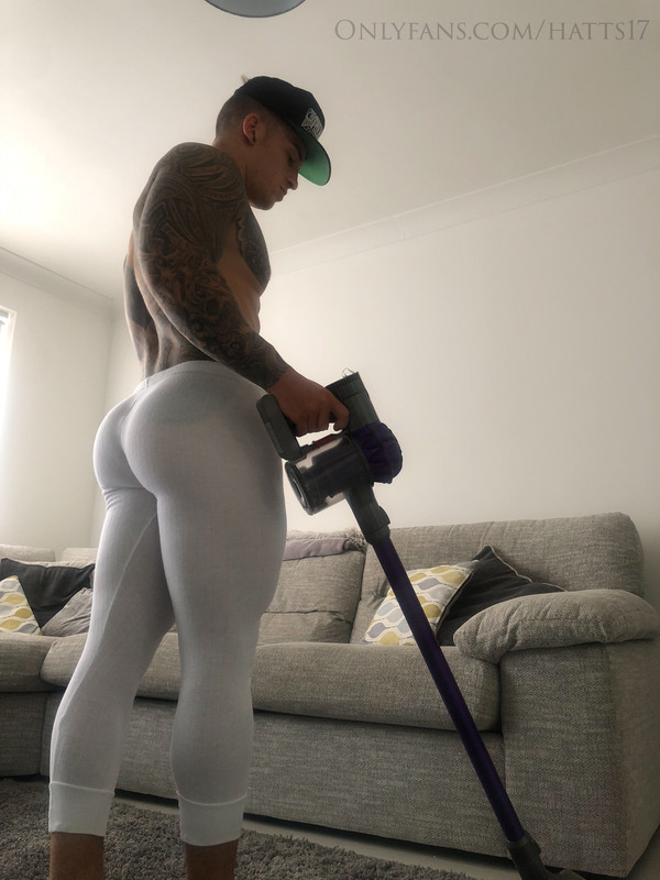 personal trainer Chris Hatton porn pic
0