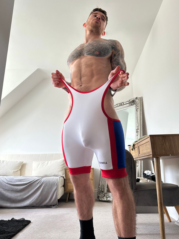 personal trainer Chris Hatton porn Sensational
0