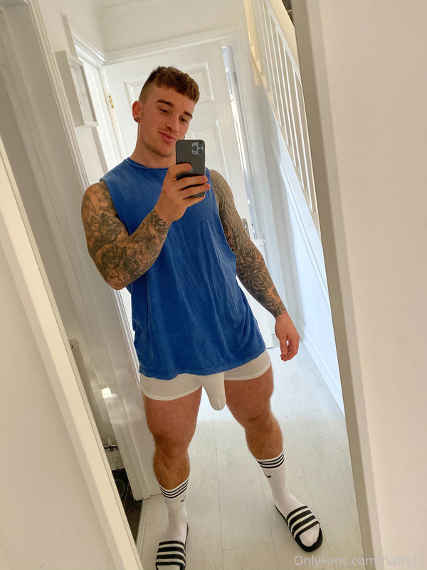 personal trainer Hatts17 onlyfans nude hunk
0