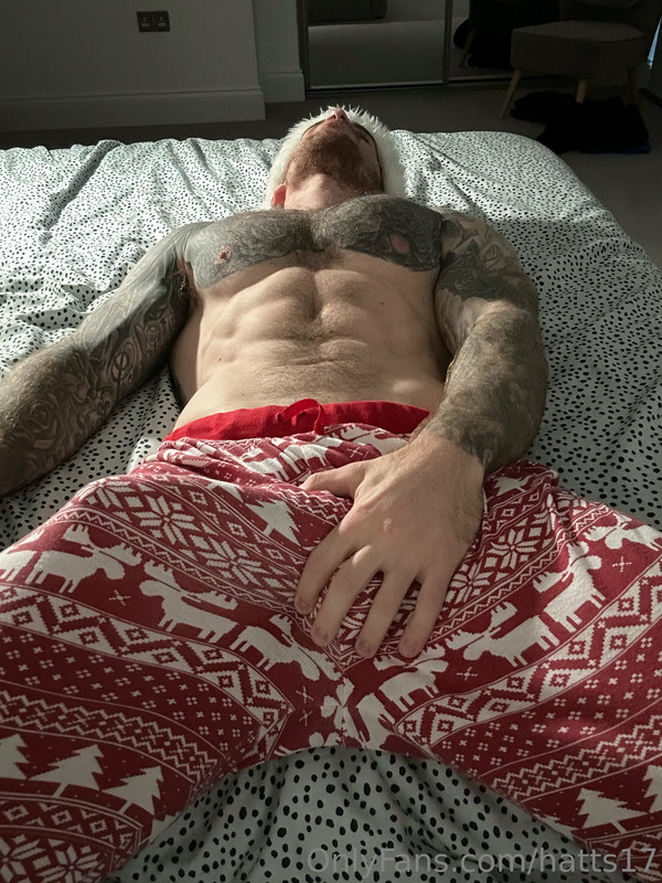 Sensational homoerotic personal trainer Chris Hatton   premium video
0