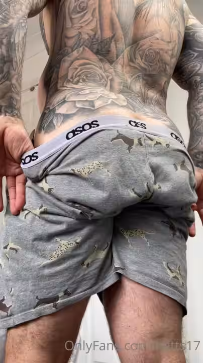 sexy jerking off personal trainer Chris Hatton nude porn leak
0