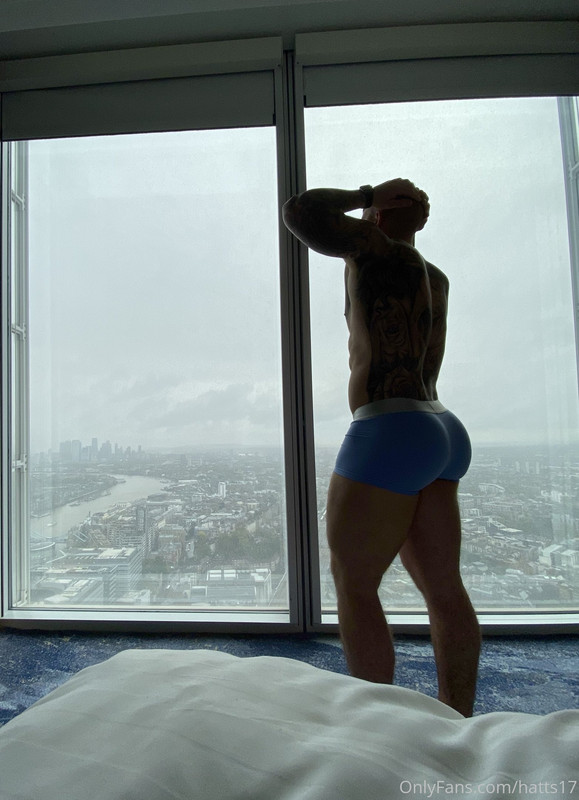 Tenacious personal trainer Chris Hatton nude pecs
0