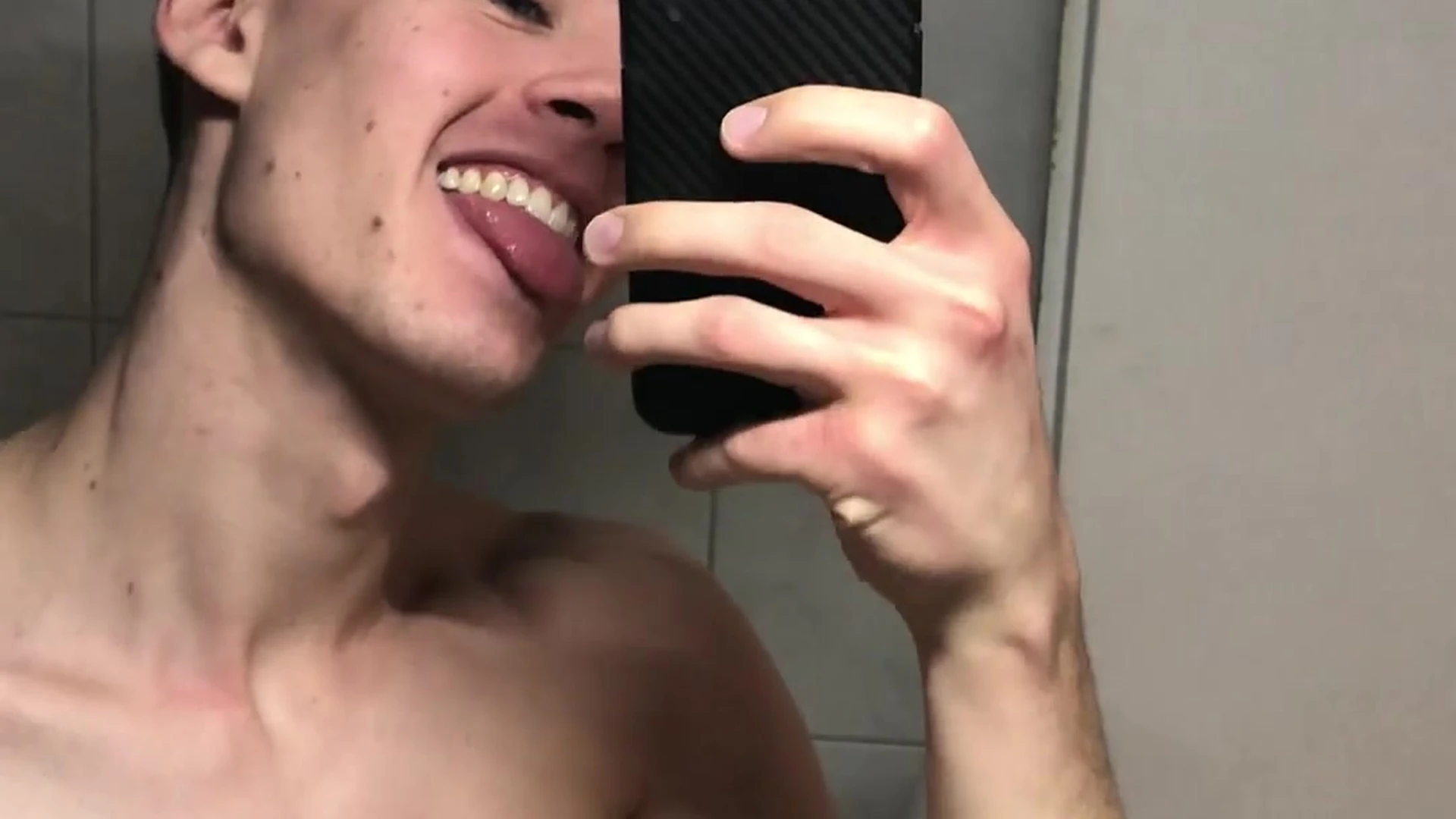 Exposed fit lucashall99 Lucas Hall sextape
0