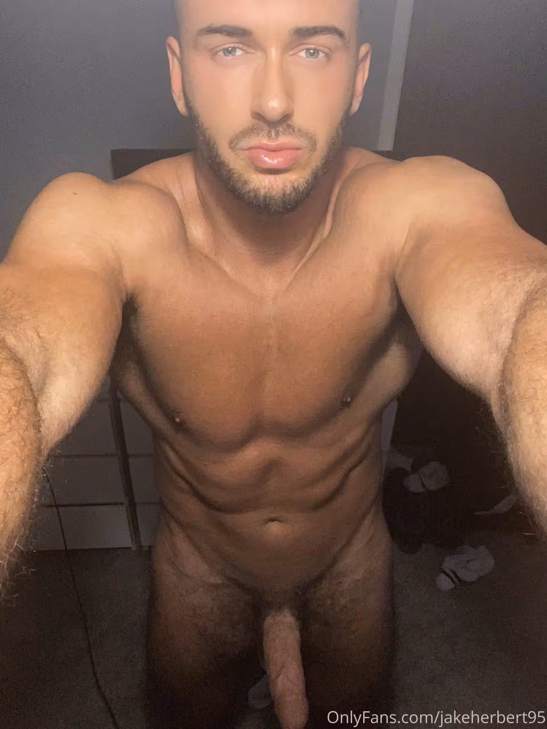 artistic british jakeherbert95 leaks
0