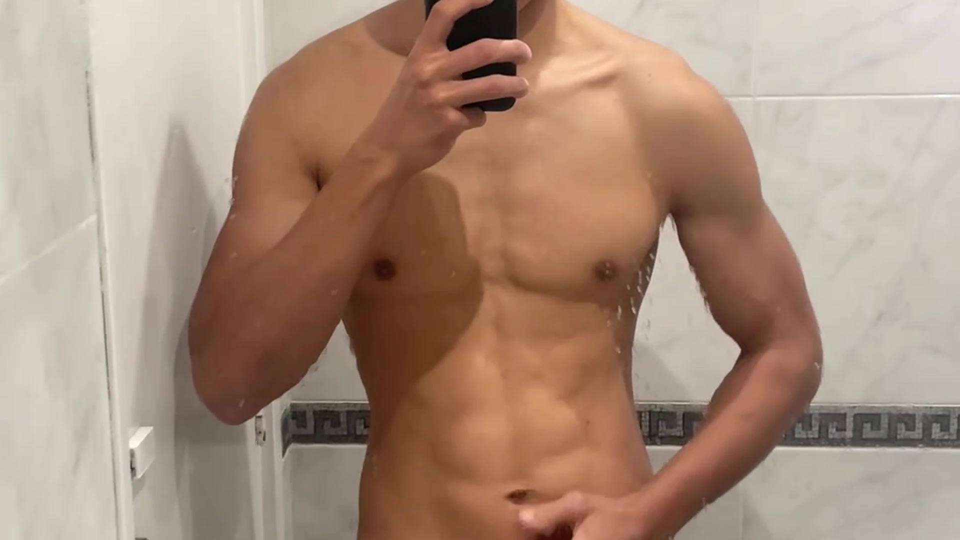 Babe Jeremiah Woo Korean_twunk of Exposed
0
