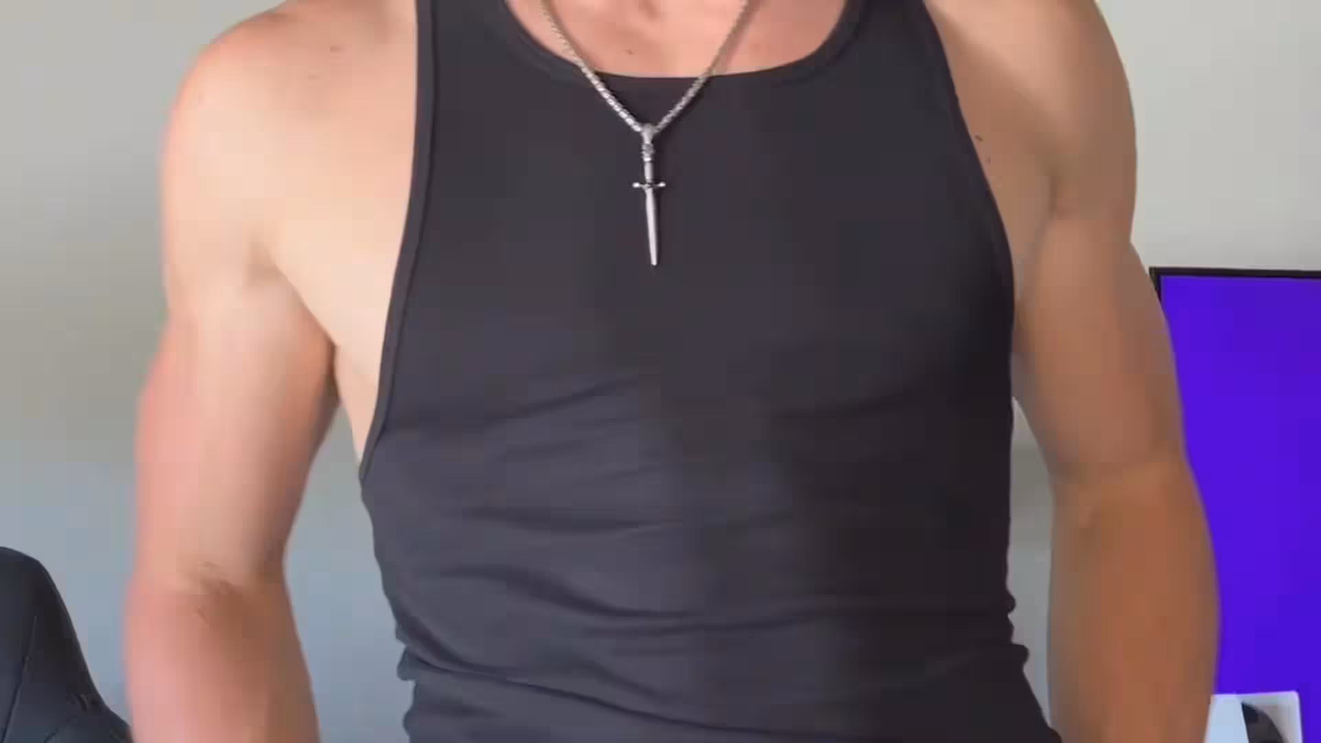 Captivating masturbate cumming kevlarlifts sextape
0