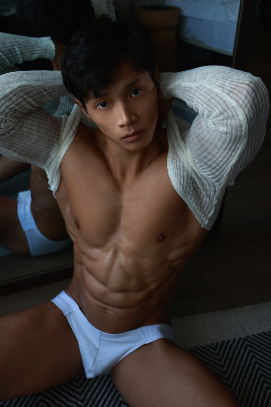 chinese bodybuilder zhiyugg ripped cams Exposed
7