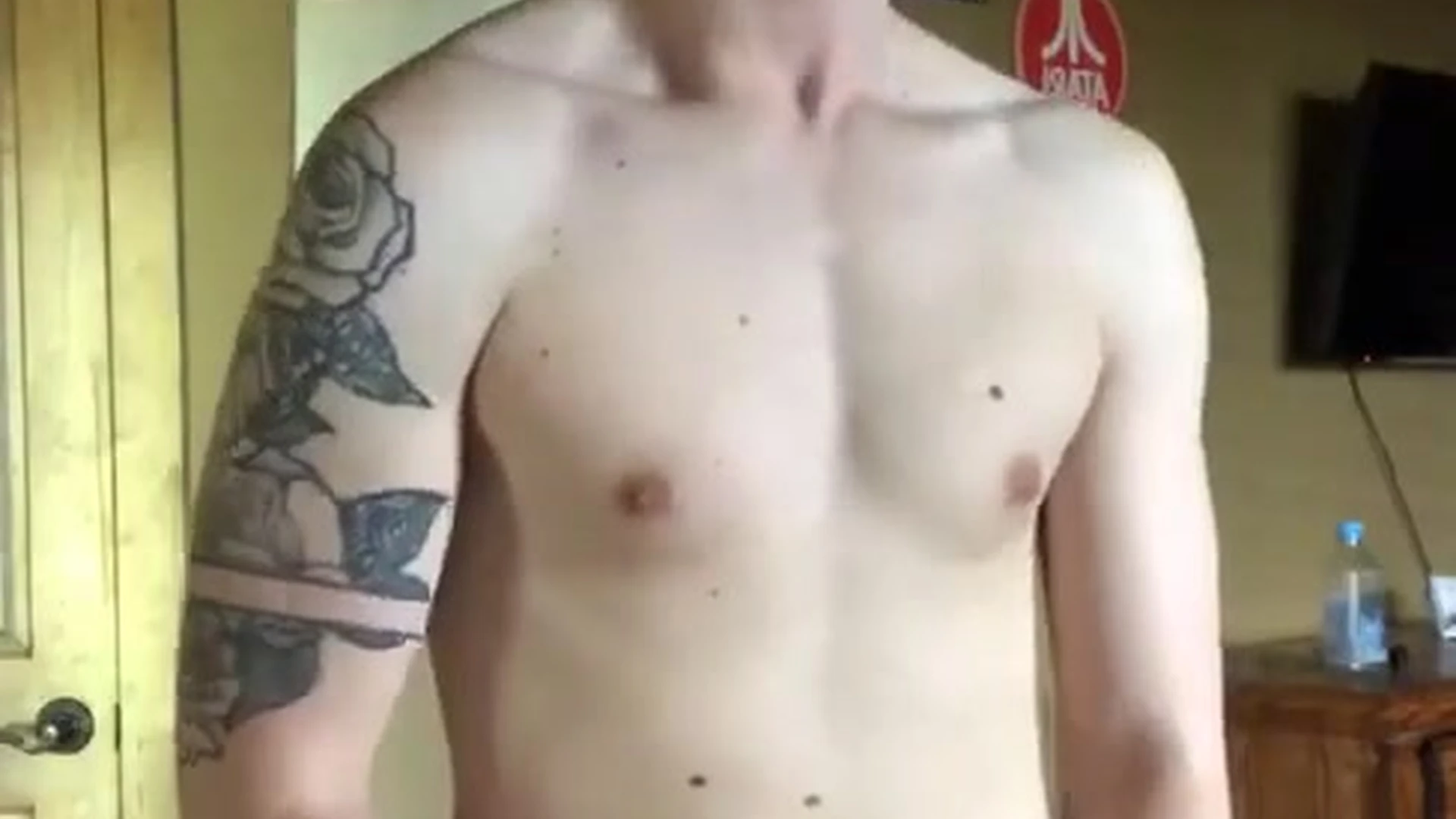 CODYGUNZXXX Cumming and tasting
0