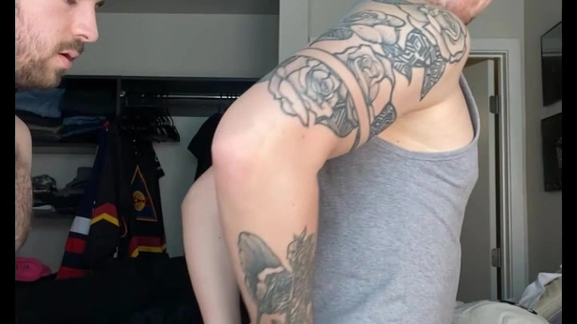 CODYGUNZXXX First video of me bottoming for you guy more to cum
4