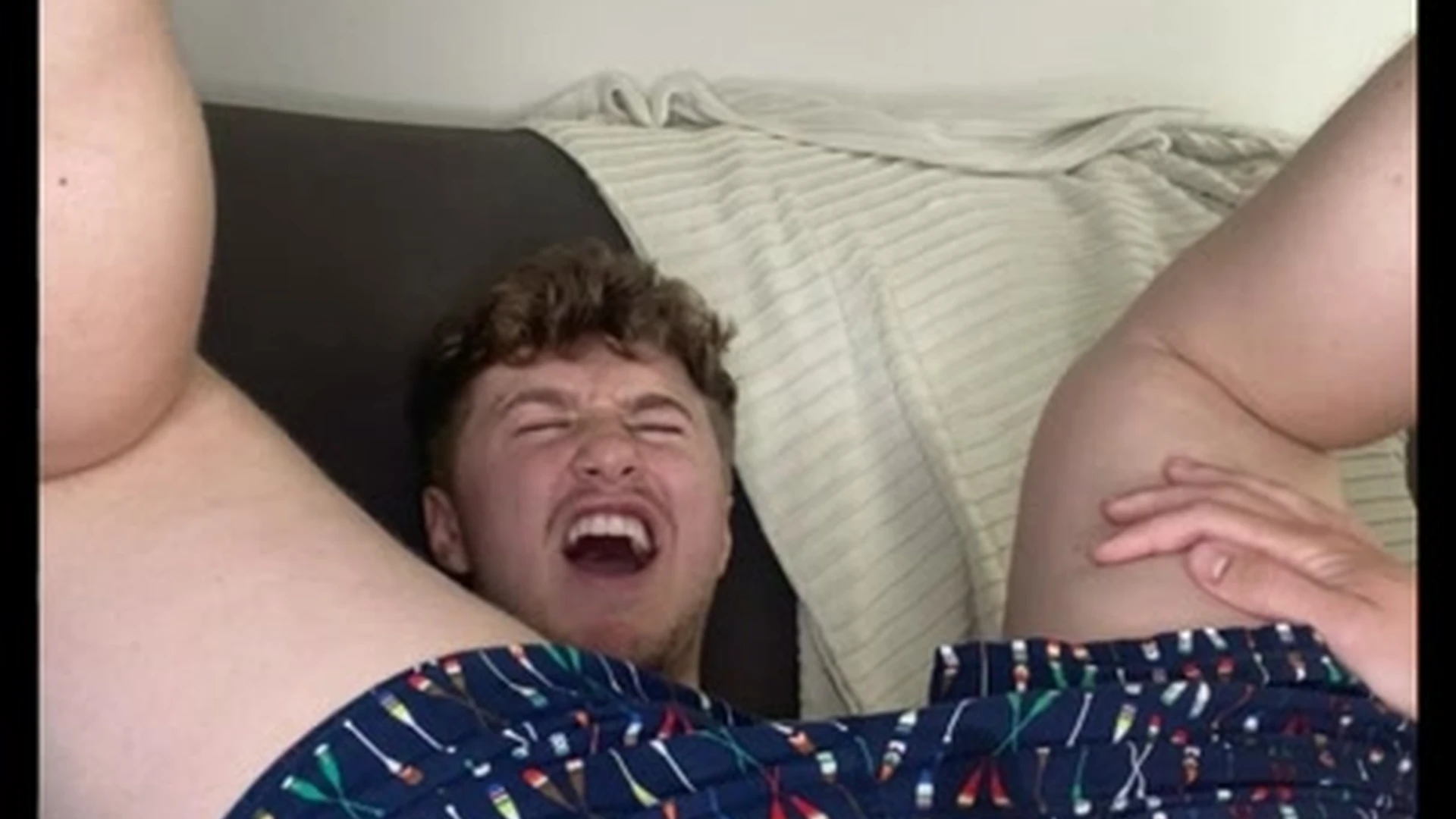 CODYGUNZXXX Getting fucked before snowboarding
4