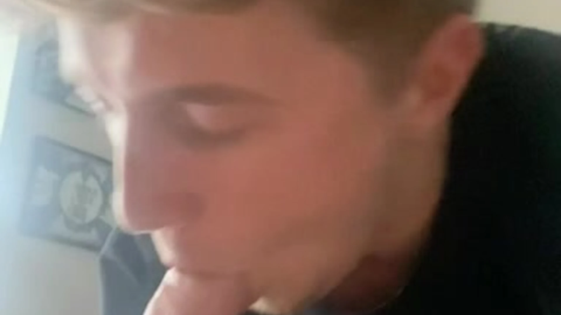 CODYGUNZXXX my straight friend fucked me with his big cock and then shot a HUGE load on my face
2