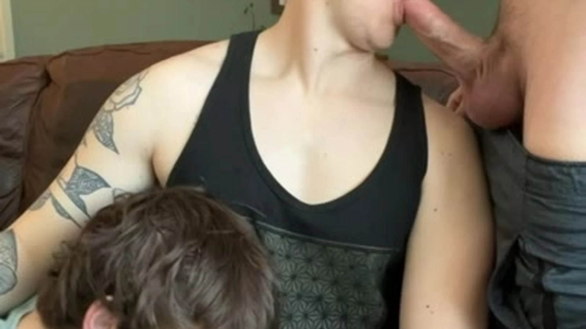 CODYGUNZXXX Pt 1of the fun with @emeraldboy2222 & @mike_4xxxx
0