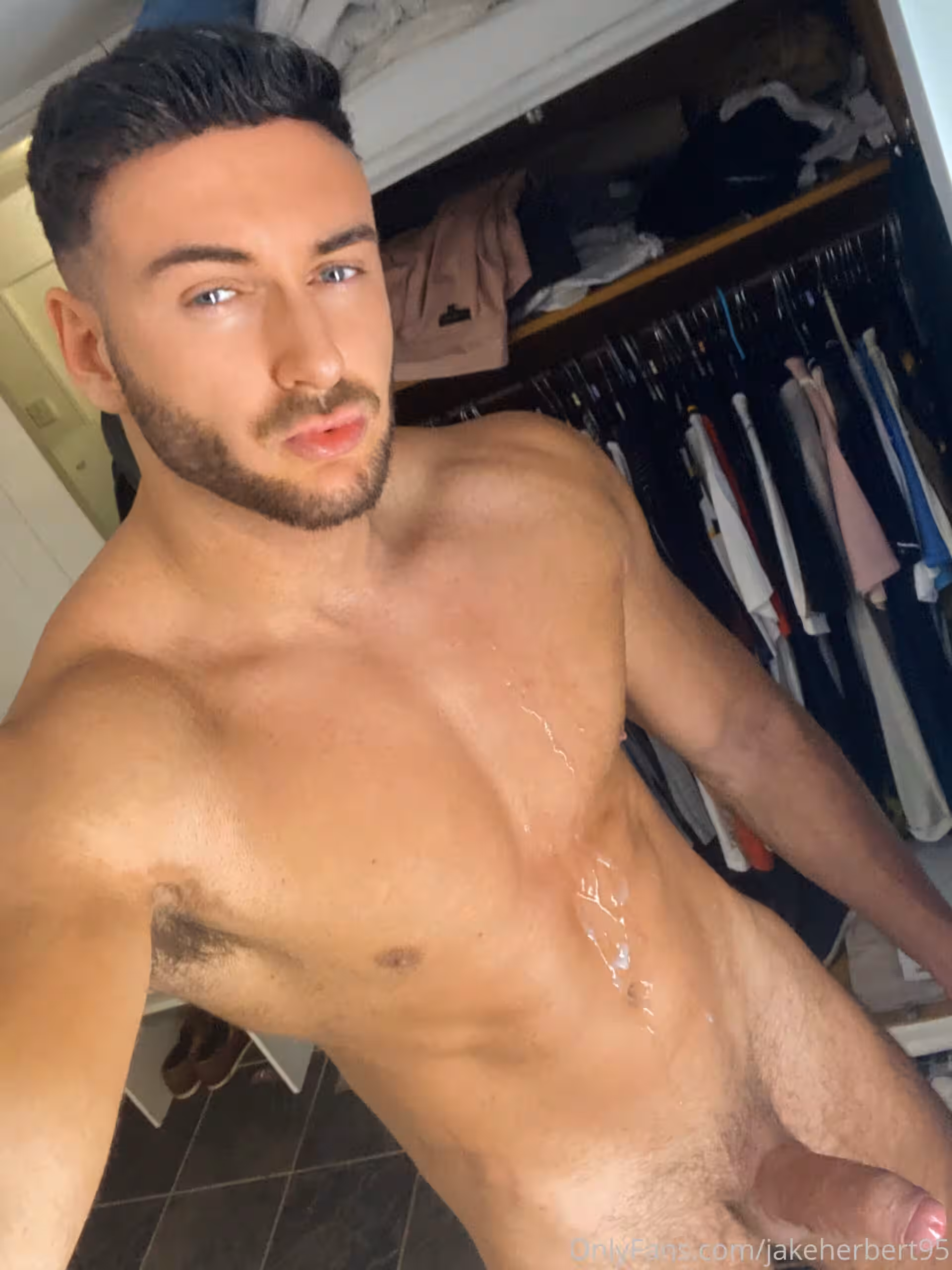 cum jakeherbert95 onlyfans videos
2