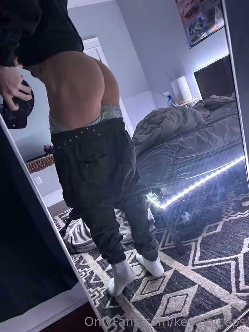 e-boy wank off moaning kevinbiceps
5