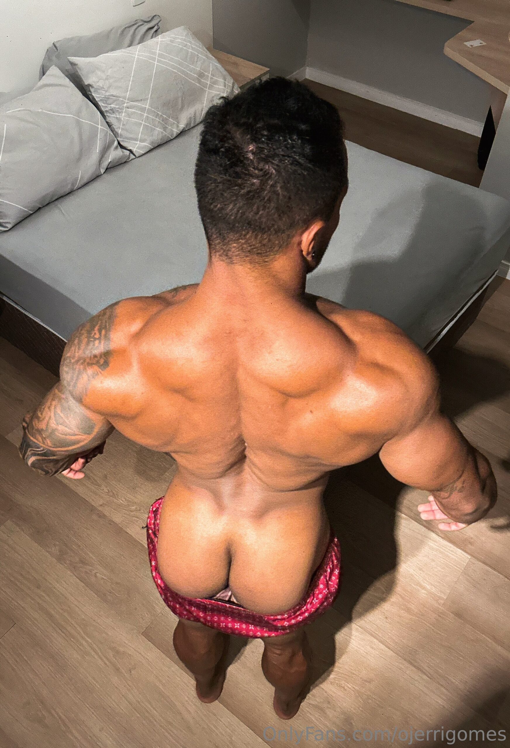 gorgeous brasileiro JÉRRI GOMES Nude Leaked Epic
0