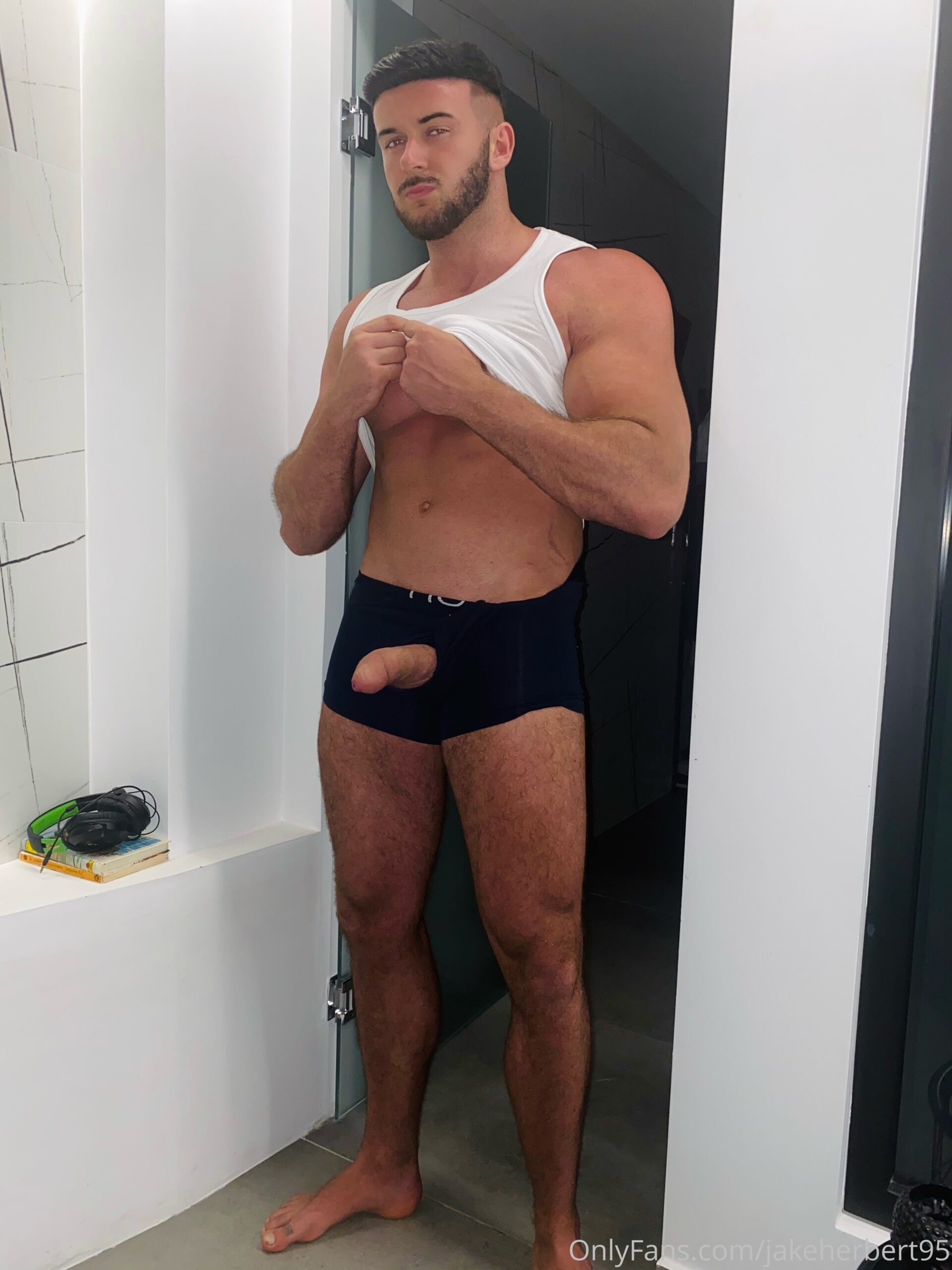 HUNG bigjakeherbert Jake Herbert onlyfans Epic
1