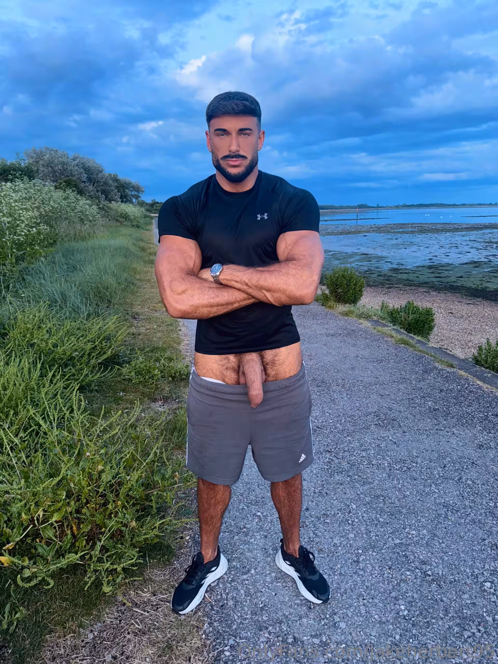 impressive play with cock cum jakeherbert95 nude pic
1