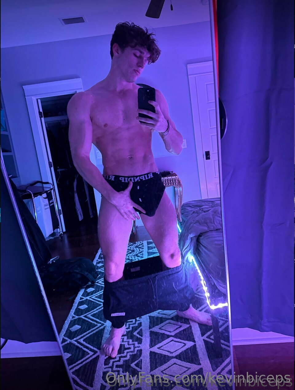 Self-assured assplay kevinbiceps   Epic
7