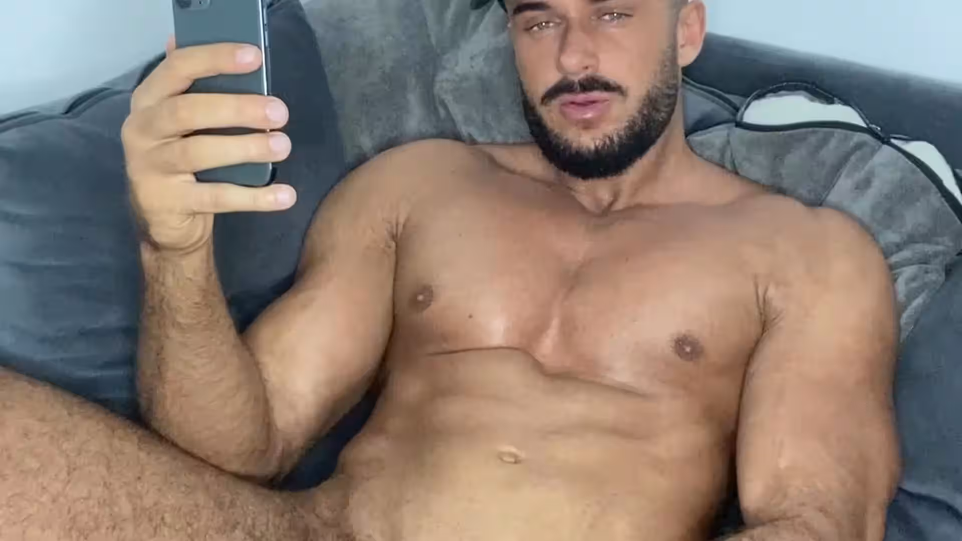 slutty hoe wank off bigjakeherbert Jake Herbert porn
3