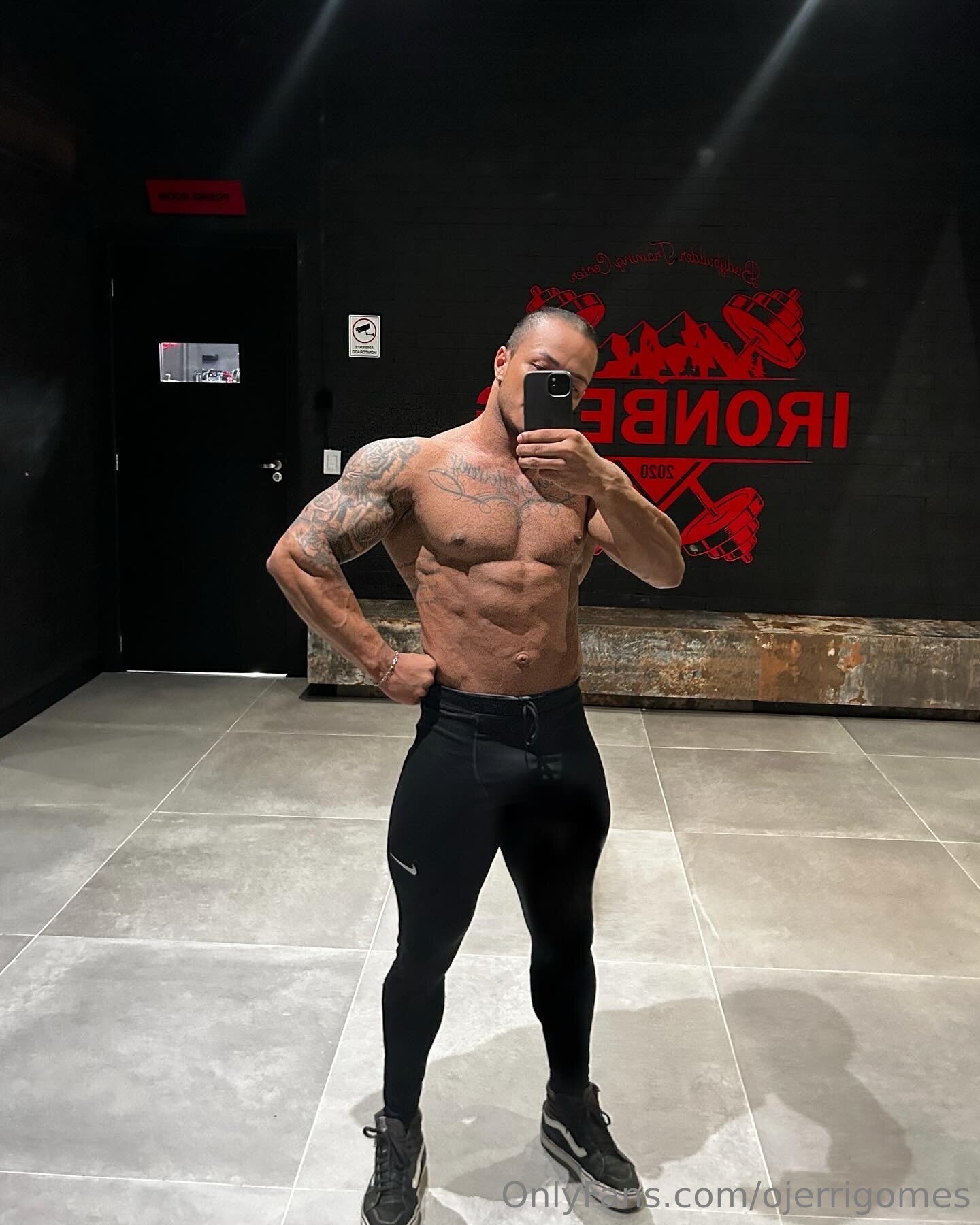 stud JÉRRI GOMES onlyfans leaked Epic
0